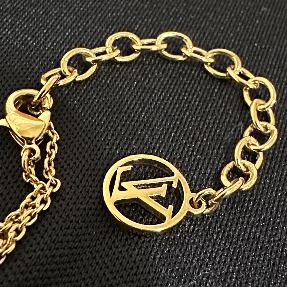 Louis Vuitton Gold Tone Monogram Flower Pendant Necklace - Picture 7 of 12